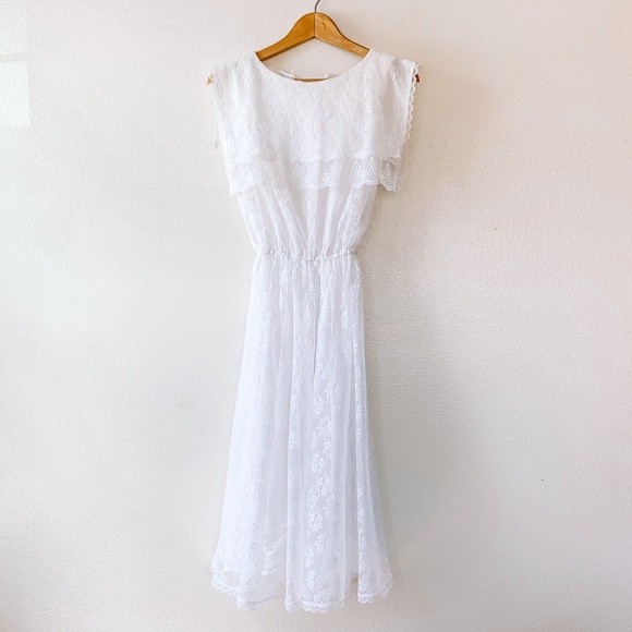 Gunne Sax Dresses & Skirts - Gunne Sax Vintage White Bibed Lace A line …